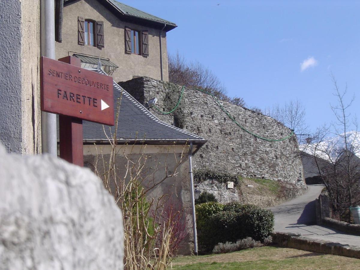 Au Cheval Blanc - Appartements Et Chambres D'Hotes Albertville Dış mekan fotoğraf