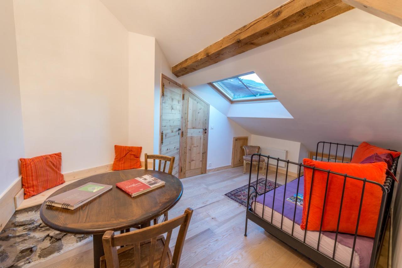 Au Cheval Blanc - Appartements Et Chambres D'Hotes Albertville Dış mekan fotoğraf