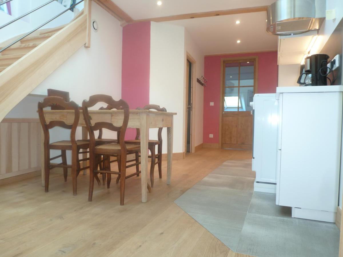 Au Cheval Blanc - Appartements Et Chambres D'Hotes Albertville Dış mekan fotoğraf