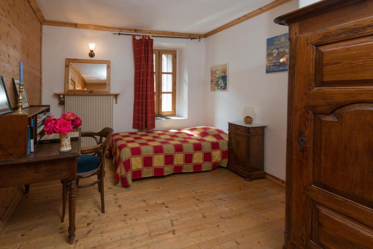 Au Cheval Blanc - Appartements Et Chambres D'Hotes Albertville Dış mekan fotoğraf