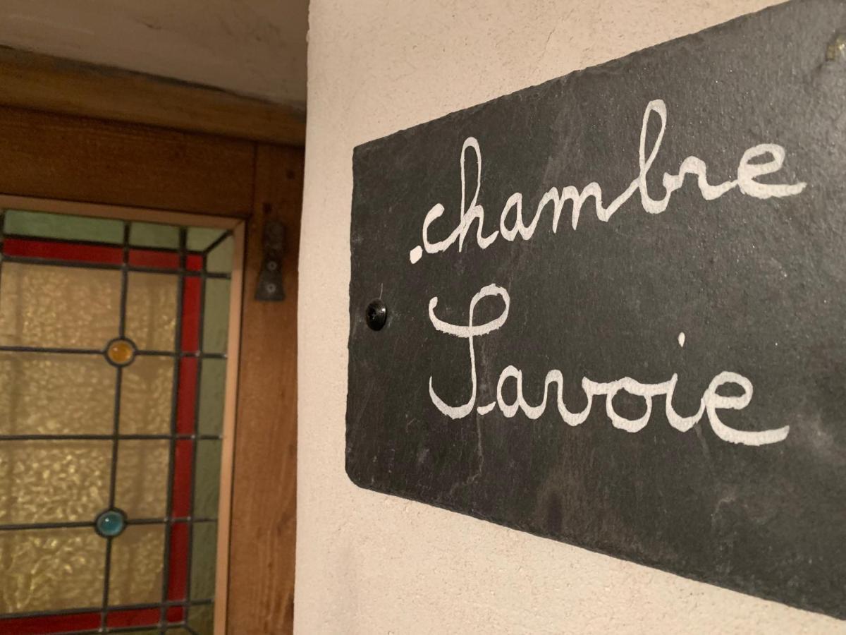 Au Cheval Blanc - Appartements Et Chambres D'Hotes Albertville Dış mekan fotoğraf