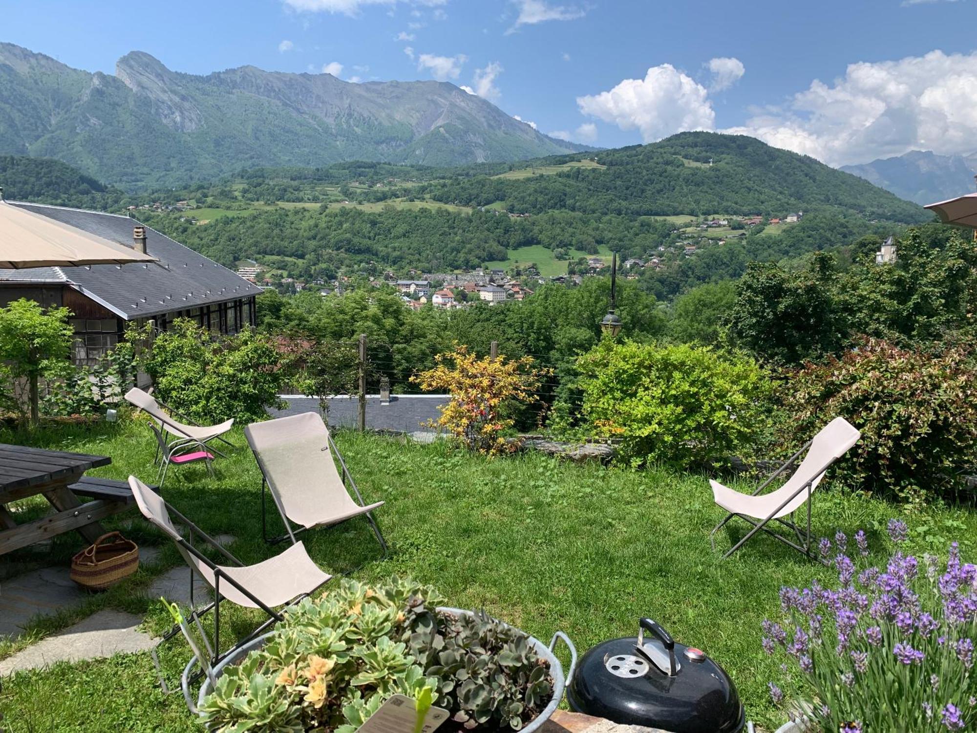 Au Cheval Blanc - Appartements Et Chambres D'Hotes Albertville Dış mekan fotoğraf
