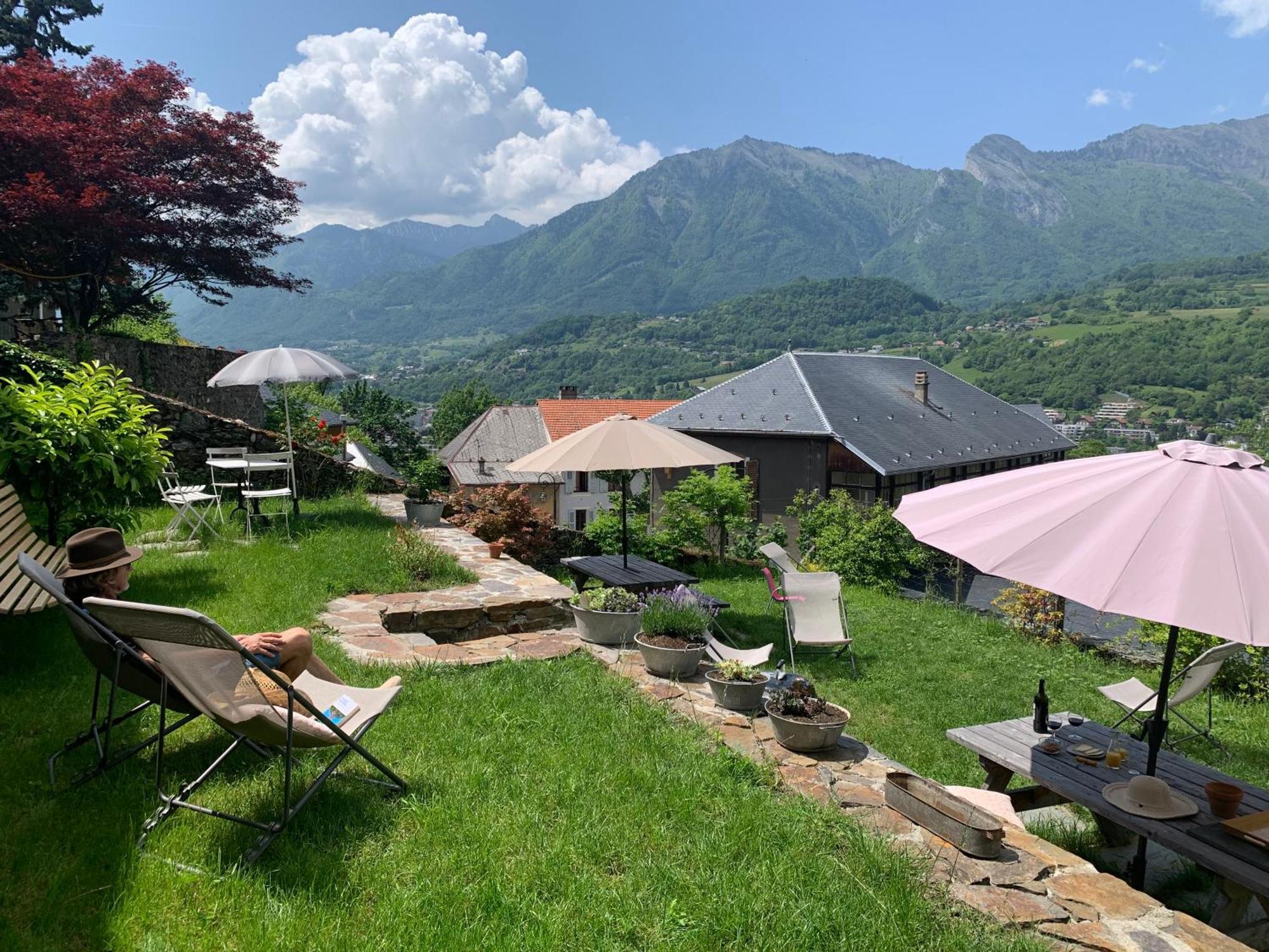 Au Cheval Blanc - Appartements Et Chambres D'Hotes Albertville Dış mekan fotoğraf